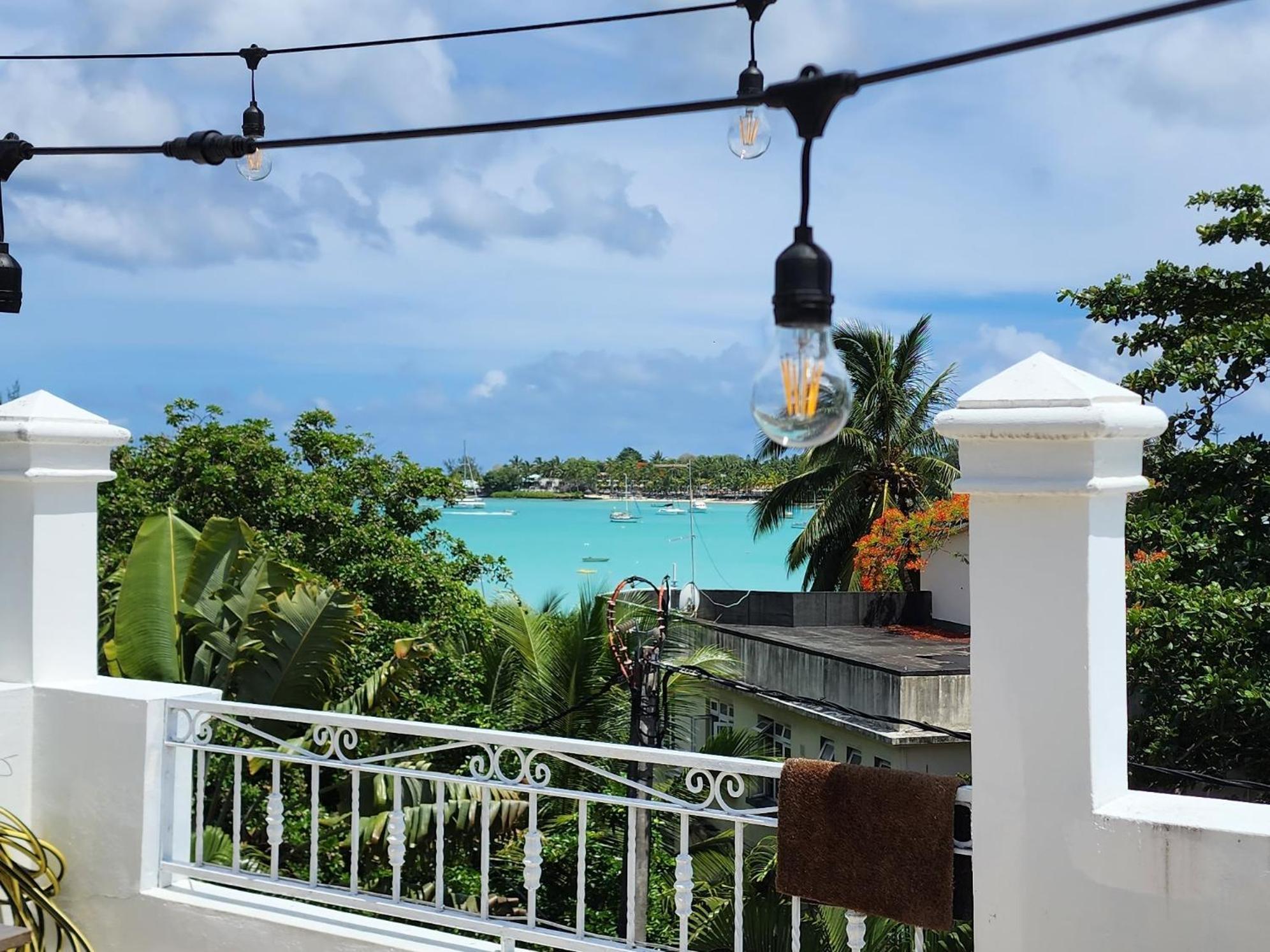 Lovely Studio Apartment With Views Of The Lagoon. Grand-Baie Kültér fotó